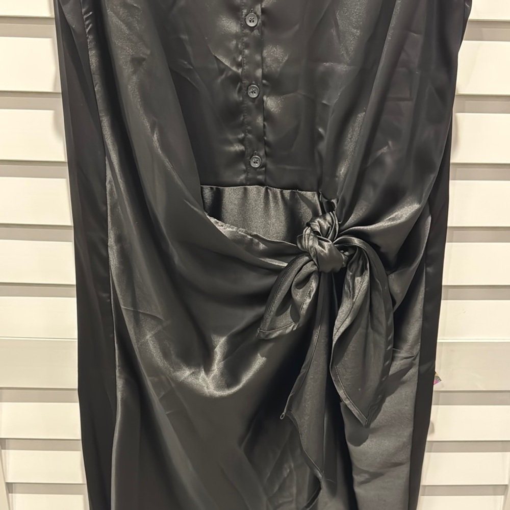Aqua Black Oversized Satin Sleeveless Wrap Midi Dress with Notched Collar - Picture 3 of 10